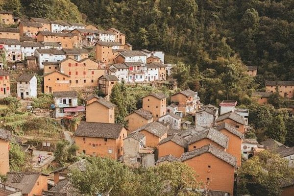 Quels sont les principes et les objectifs de l'urbanisme dans la petite montagne ?